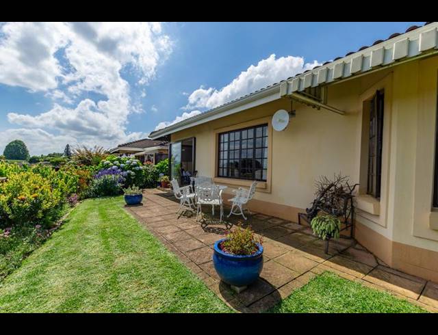 2 BEDROOM TOWNHOUSE FOR SALE IN EAGLE RIDGE ESTATE